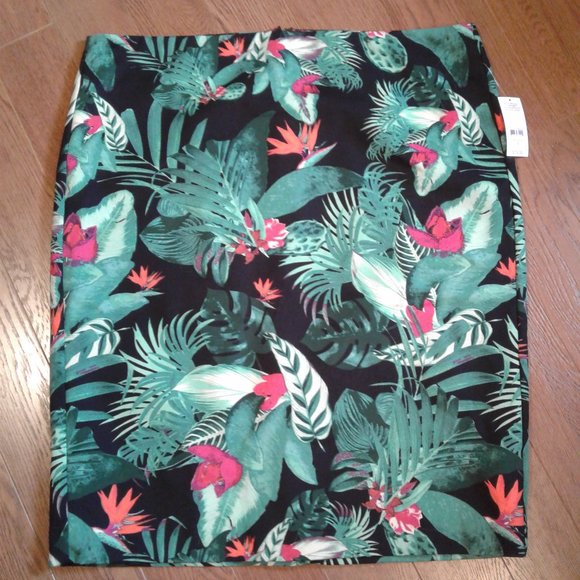 Lord & Taylor Dresses & Skirts - Lord & Taylor Tropical Print Skirt Size 16